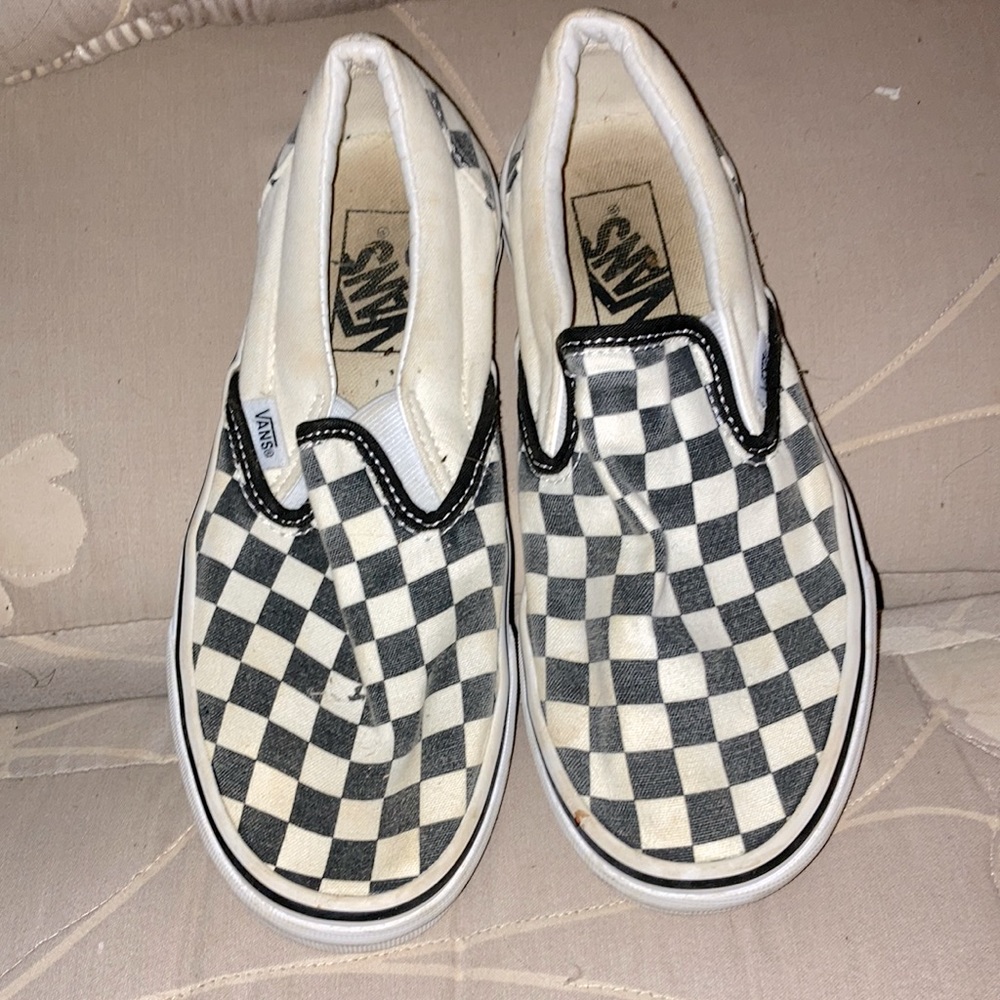 Vans size 5 I know they don’t look the best I got them at a camp…